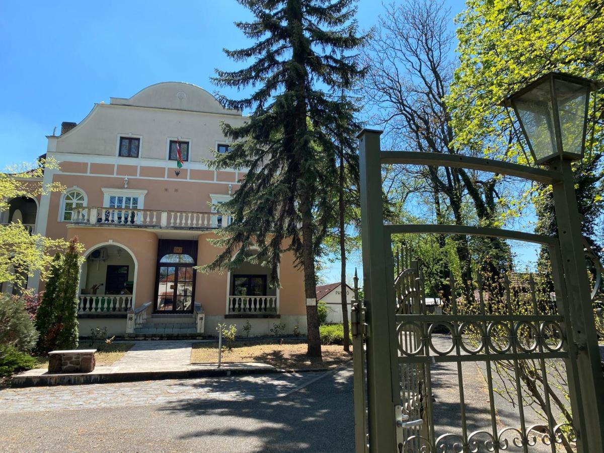 Gosztonyi Villa Siófok Exteriör bild